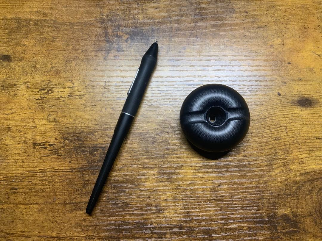 HUION 液晶ペンタブレット