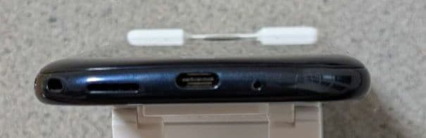 らくらくスマートフォンF-52B Docomo 5G対応